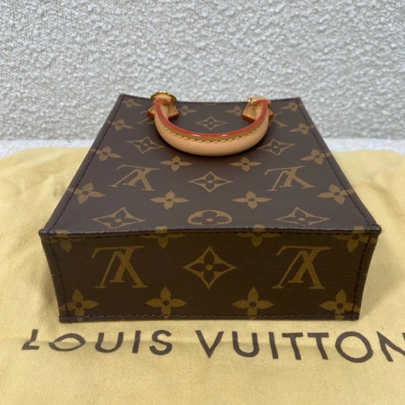 Authentic Louis Vuitton Monogram Petit Sac Plat - Picture 4 of 12
